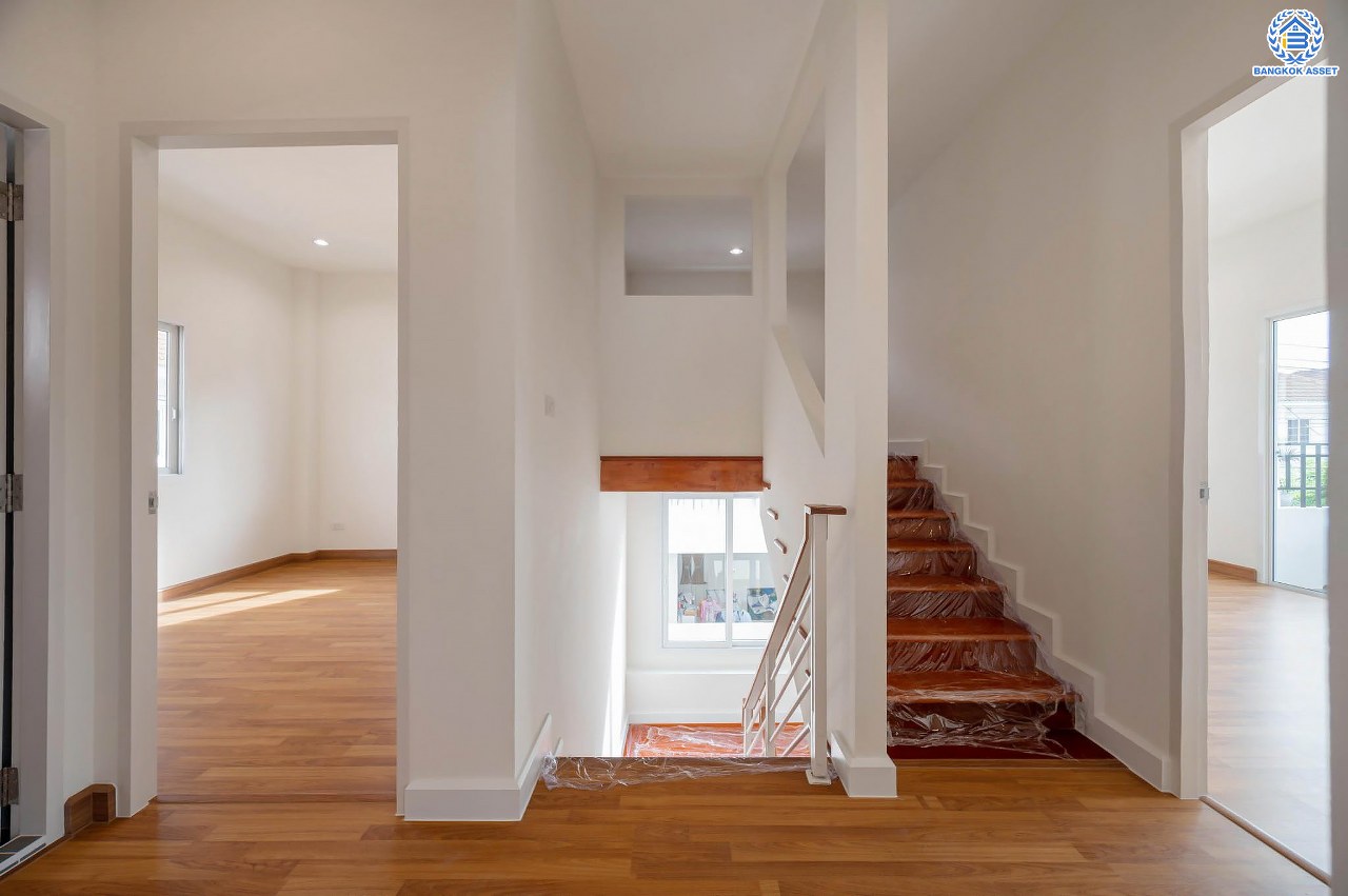 บ้านมือสองตกแต่งใหม่ โครงการ เพอร์เฟคเพลส1 ราชพฤกษ์ คุณภาพแบรนด์ Property Perfect เนื้อที่ 63.7 ตร.ว. พื้นที่ใช้สอย 122 ตร.ม. ตอบโจทย์ทุกการอยู่อาศัย ฟังก์ชัน 3 ห้องนอน 3 ห้องน้ำ 2 ที่จอดรถ บนทำเลติดถนนราชพฤกษ์ ใกล้วงเวียนพระราม5 รถไฟฟ้าสายสีม่วง "สถานีบางรักน้อยท่าอิฐ" และจุดขึ้นทางด่วน "กาญจนาภิเษก"